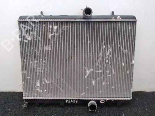 Used Water radiator Water radiator 4426954 4426954