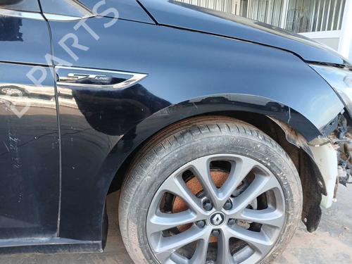 right-front-fenders-renault-megane-iv-grandtour-k9amn_-2016-37192096 main image