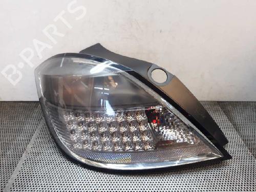 Used Left taillight OPEL ASTRA H (A04) [2004-2014]  2675299