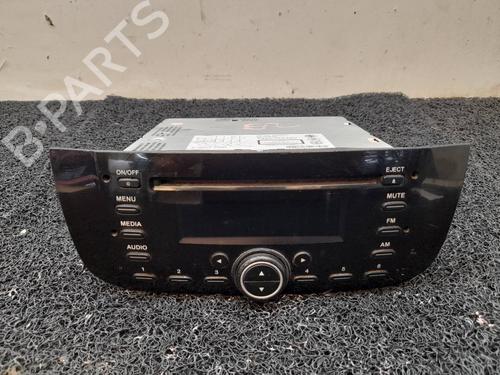 Used Radio FIAT PUNTO EVO (199_) 1.3 D Multijet (199AXC1A, 199BXC1A, 199AXT1A, 199BXT1A) (75 hp) 4468394