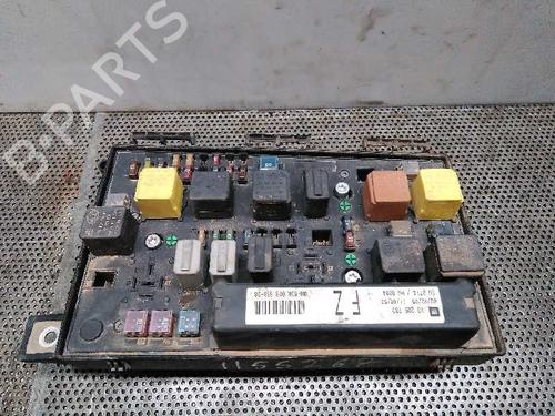 Used Fuse box Fuse box OPEL ASTRA H GTC (A04) 1.9 CDTi (L08) (150 hp) 1859445 1859445