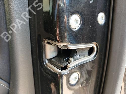 front-right-lock-infiniti-qx30-2016-36694576 main image
