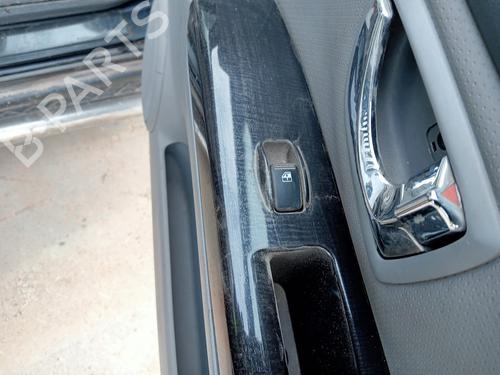 Used Right front window switch Right front window switch KIA SORENTO I (JC) 2.5 CRDi 4WD (140 hp) 31761110 31761110