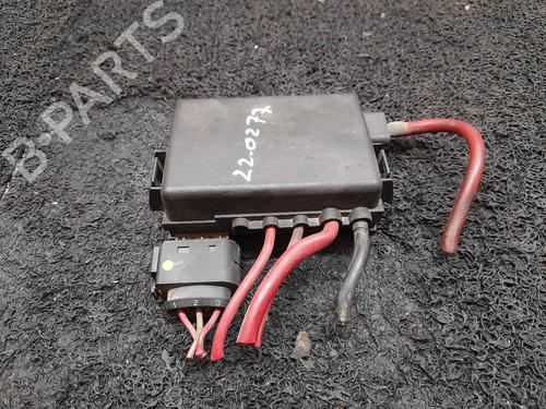 Used Fuse box Fuse box 9425966 9425966