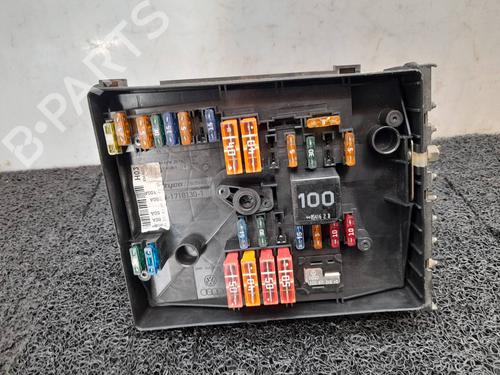 Used Fuse box Fuse box VW GOLF V (1K1) [2003-2010] 6935546 6935546