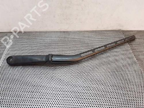 Used Front windshield wiper arm Front windshield wiper arm 4417680 4417680