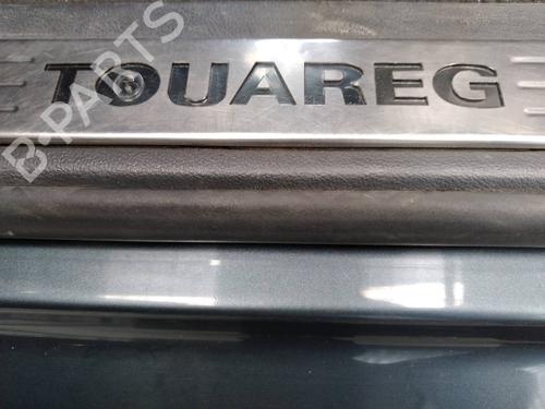 Verkleidung vorne rechts VW TOUAREG (7LA, 7L6, 7L7) 5.0 V10 TDI | BP9849904C59 