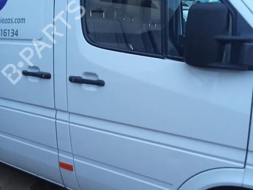 Porta anteriore destra MERCEDES-BENZ SPRINTER 4-t Platform/Chassis (B904) 413 CDI (129 hp) 31914858