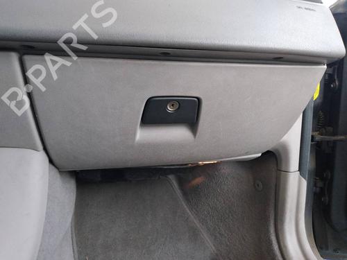 Used Glove box VOLVO S40 II (544) 2.0 D (136 hp) 8911840