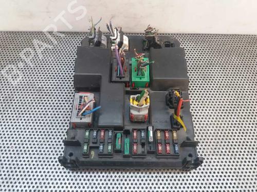 Used Fuse box Fuse box 4073847 4073847
