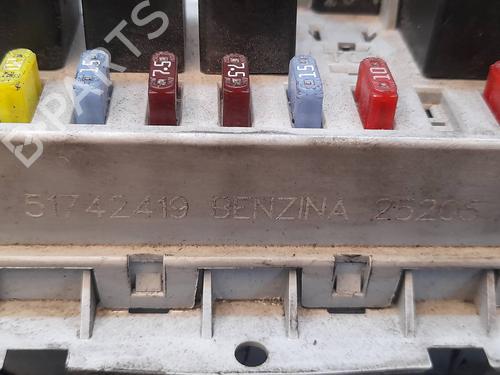 Fuse box ALFA ROMEO GT (937_) 1.8 TS (937CXR1A) | BP10158895E1 