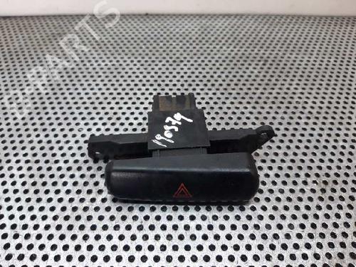 Used Warning switch MITSUBISHI CARISMA (DA_) 1.6 (DA1A) (99 hp) 3649445