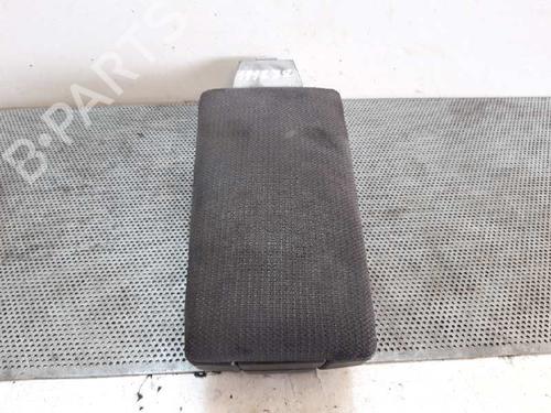 Used Armrest / Center console Armrest / Center console FIAT STILO (192_) 1.9 JTD (192_XE1A) (115 hp) 7152197 7152197