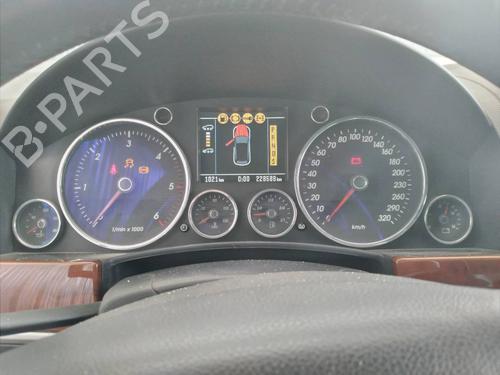 Verkleidung vorne rechts VW TOUAREG (7LA, 7L6, 7L7) 5.0 V10 TDI | BP9849904C59 