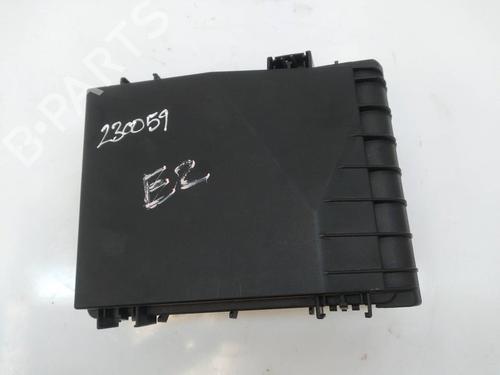 Used Fuse box Fuse box 11862003 11862003