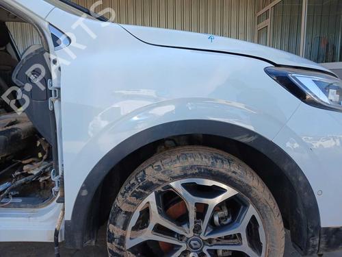 right-front-fenders-renault-kadjar-ha_-hl_-2015-37873158 main image