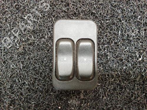 Used Left front window switch OPEL MERIVA A MPV (X03) 1.7 CDTI (E75) (100 hp) 10379897