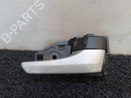 Used Front right interior door handle Front right interior door handle 4416177 4416177