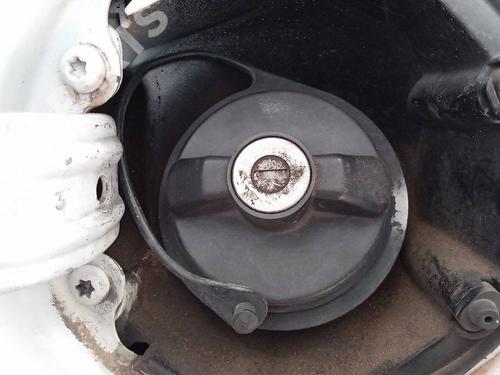 fuel-flap-dodge-caliber-20-crd-2006-10244091 main image