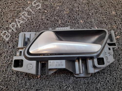 Used Front left interior door handle Front left interior door handle PEUGEOT 3008 II SUV (MC_, MR_, MJ_, M4_) [2016-2026] 8311038 8311038