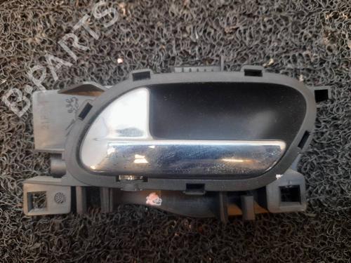 Used Front left interior door handle Front left interior door handle 9147117 9147117