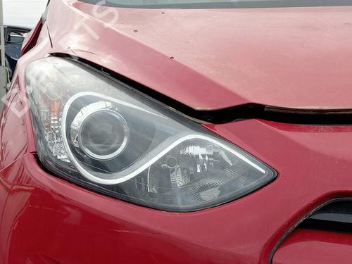 Used Right headlight HYUNDAI i30 Estate (GD) 1.4 (99 hp) 30687579