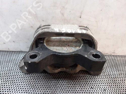 Used Engine mount Engine mount 10243924 10243924