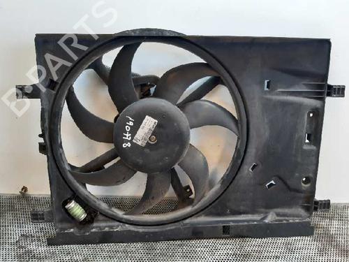 Used Radiator fan FIAT GRANDE PUNTO (199_) 1.4 (199AXB11, 199AXB1A, 199BXB1A, 199AXL1A) (77 hp) 4438187