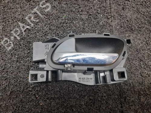 Used Rear left interior door handle Rear left interior door handle 6831791 6831791