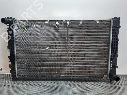 Used Water radiator Water radiator 4832632 4832632