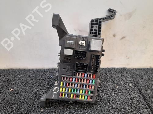 Used Fuse box Fuse box JAGUAR X-TYPE I Estate (X400) 2.0 D (130 hp) 10646713 10646713