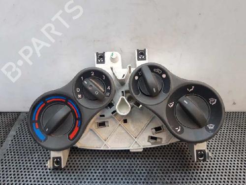 climate-control-fiat-panda-169_-5a0243200-2003-2794406 main image