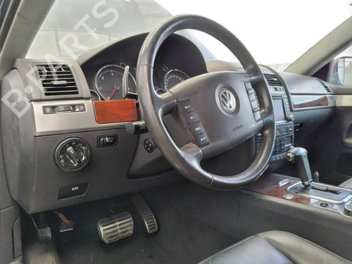 Verkleidung vorne rechts VW TOUAREG (7LA, 7L6, 7L7) 5.0 V10 TDI | BP9849904C59 