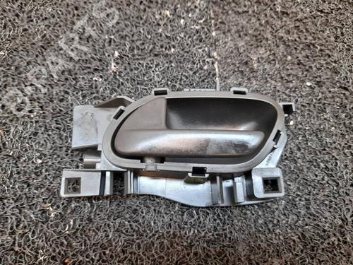 Used Front left interior door handle Front left interior door handle 8107753 8107753