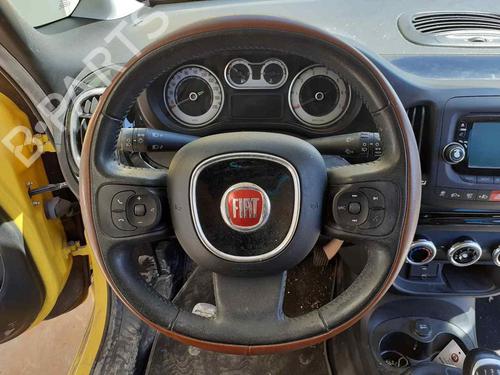 steering-wheel-fiat-500l-351_-352_-2012-25990268 main image