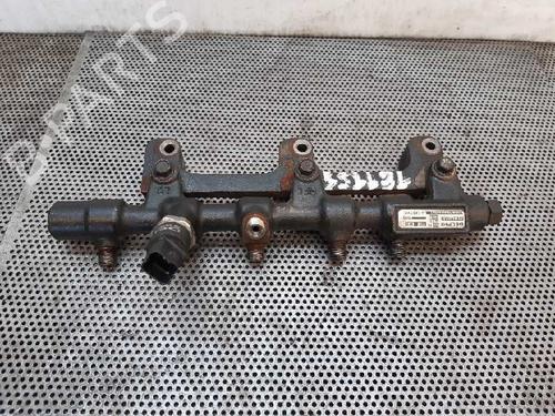 Used Injection rail Injection rail 4421698 4421698