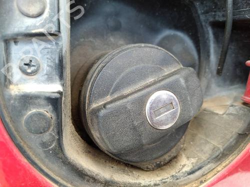 Używane Klapa wlewu paliwa VW FOX Hatchback (5Z1, 5Z3, 5Z4) 1.4 TDI (70 hp) 10244156