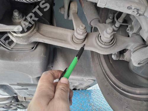 Used Left front suspension arm Left front suspension arm MERCEDES-BENZ E-CLASS (W211) E 270 CDI (211.016) (177 hp) 8639966 8639966