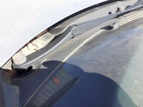 Used Front windshield wiper arm FORD FIESTA VII (HJ, HF) 1.1 Ti-VCT (86 hp) 25837520