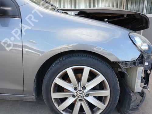 Guarda-lamas direito Guarda-lamas direito VW GOLF VI (5K1) 2.0 TDI (140 hp) 35782200 35782200
