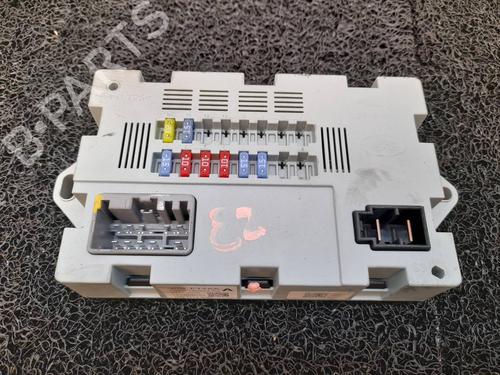 Used Fuse box JAGUAR XE (X760) 2.0 D (180 hp) 8058151
