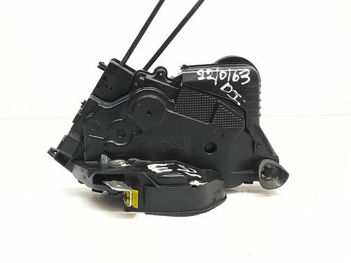Used Front left lock TOYOTA YARIS (_P9_) 1.4 D-4D (NLP90_, NLP90R) (90 hp) 9213725