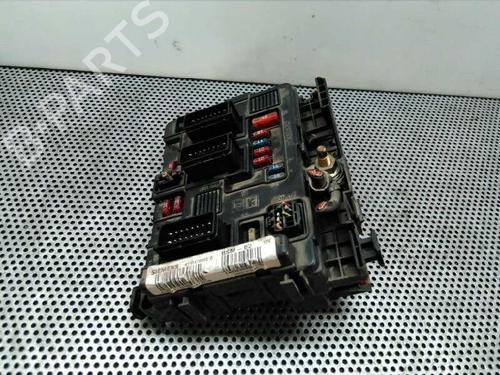 Used Fuse box Fuse box 868138 868138