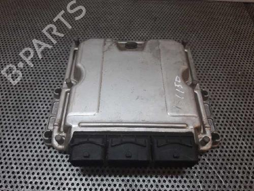 Used Engine control unit (ECU) NISSAN INTERSTAR Van (X70) dCI 90 (90 hp) 2693552