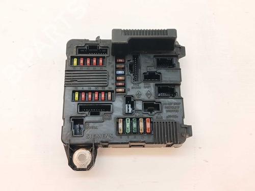 Used Fuse box Fuse box 38098788 38098788