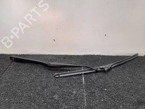 Used Front windshield wiper arm NISSAN JUKE (F15) 1.5 dCi (110 hp) 8880601
