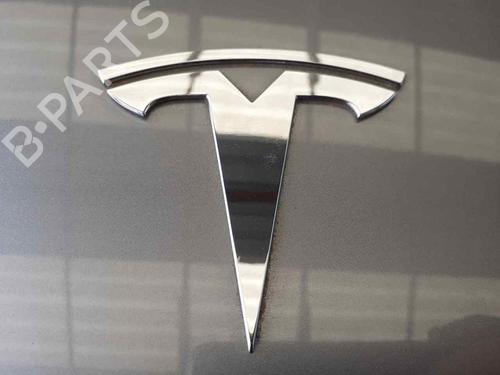 rudehejsemekanisme-ventre-foran-tesla-model-y-5yjy-2019-29532406 main image
