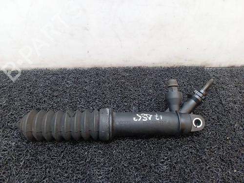 Used Clutch slave cylinder AUDI A4 B8 (8K2) 2.0 TDI quattro (143 hp) 14033650