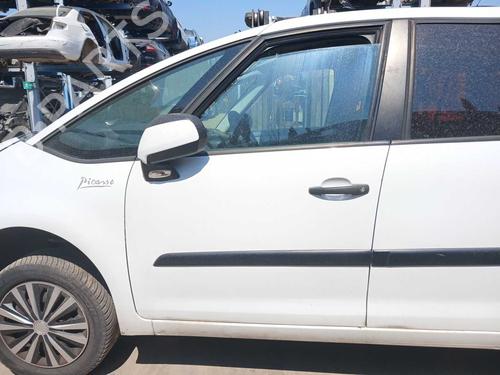 Used Left front door Left front door 37152744 37152744