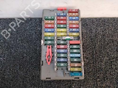 Used Fuse box Fuse box 6138268 6138268